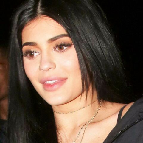 Photos Kylie Jenner Les Cheveux Roses Elle S Affiche Sexy Et Torride En Lingerie Jaune Pour