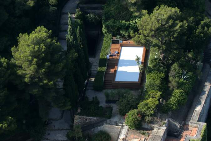 Les Photos De La Piscine Du Couple Macron Br Gan On Gala