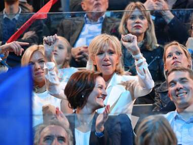 Look - Brigitte Macron en total look blanc pour soutenir son mari
