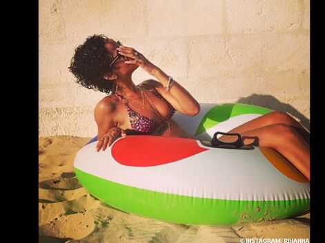 Photos - Rihanna sexy beach