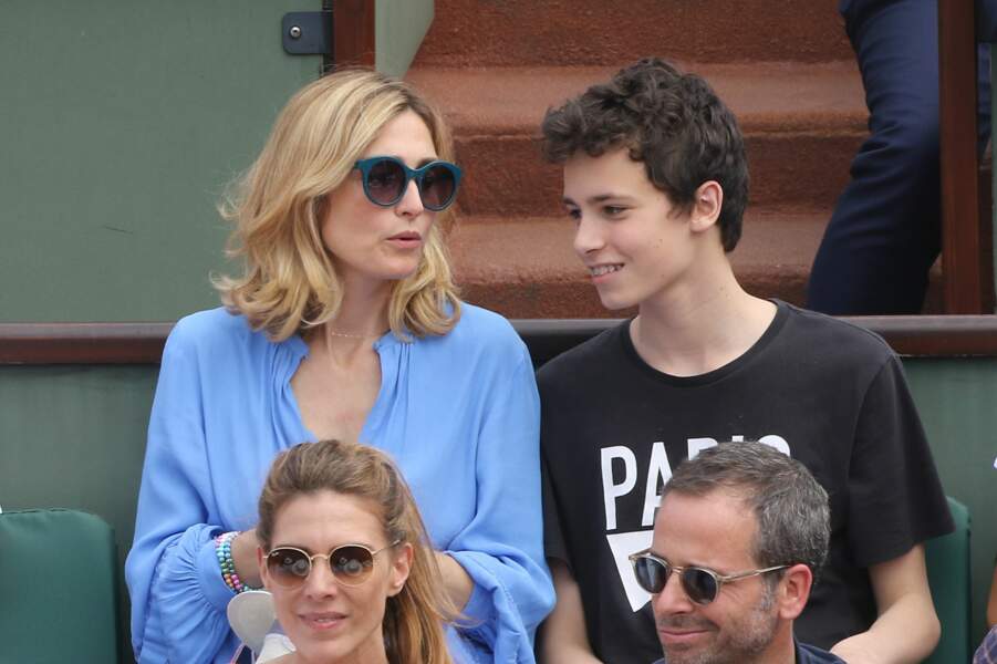 Qui Sont Les Fils De Julie Gayet Automasites