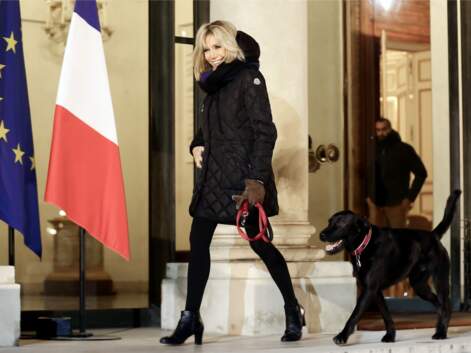 PHOTOS – En talons hauts pour promener Nemo, rien ne fait peur à Brigitte Macron