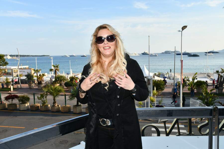 PHOTOS Cannes 2019 : Loana de retour sur la Croisette ...