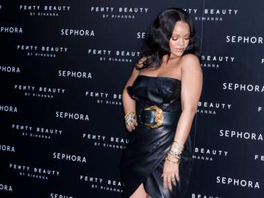 Photos - Rihanna : elle mise sur des tenues ultra courtes et sexy pour sublimer ses courbes voluptueuses
