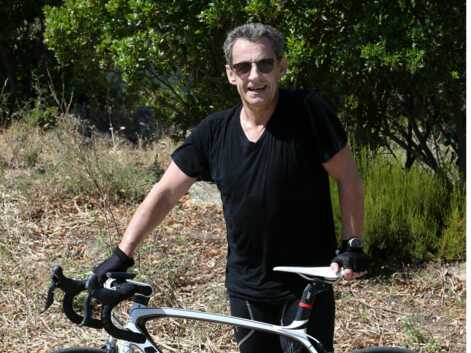Heureux comme Nicolas Sarkozy sur son vélo