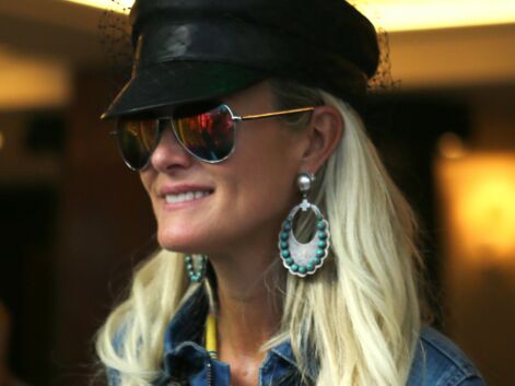 PHOTOS - Laetitia Hallyday en combinaison en jean et casquette vissée sur la tête