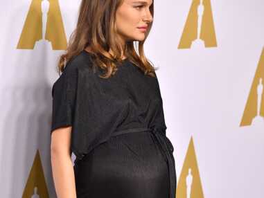 Natalie Portman enceinte et en robe noire sur le tapis rouge