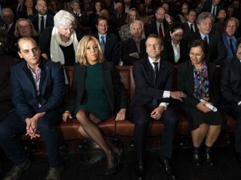 Brigitte Macron très sobre en robe verte droite et courte
