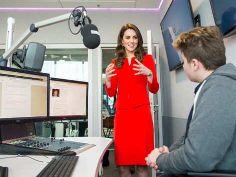Kate Middleton adopte un énième total look rouge