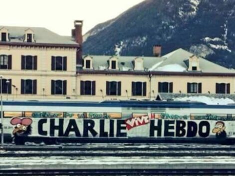 Les artistes de rue rendent hommage à Charlie Hebdo