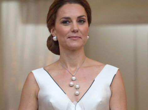 PHOTOS - Zoom sur le beauty look de Kate Middleton en visite officielle en Pologne