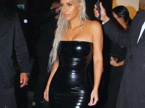 Kim Kardashian, en blonde, créée l'événement au défilé Tom Ford