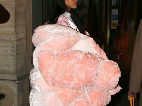 Pour ou contre le manteau-couette de Rihanna ?