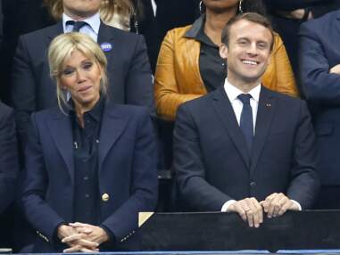 Look - Brigitte Macron en total look bleu marine pour la finale du Top 14