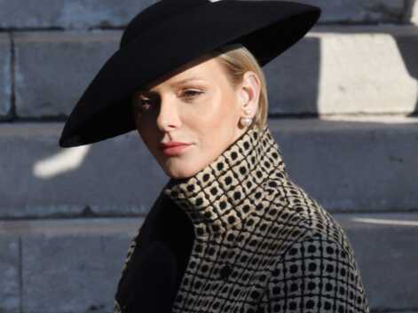PHOTOS - Charlène de Monaco très élégante en veste et chapeau Akris à Monaco