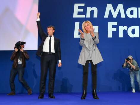 Brigitte Macron, sur scène au côté de son époux pour fêter les résultats du 1er tour