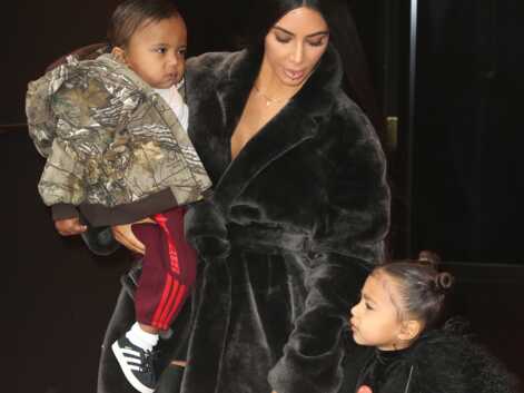 Kim Kardashian et sa fille North West, sortie famille en fourrure