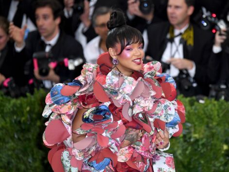PHOTOS - Rihanna sa robe folle signée "Comme des Garçons" au Met Ball