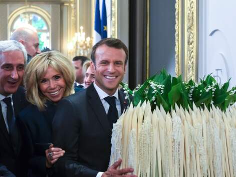 PHOTOS - Brigitte et Emmanuel Macron complices et soudés fêtent le 1er mai à l'Élysée
