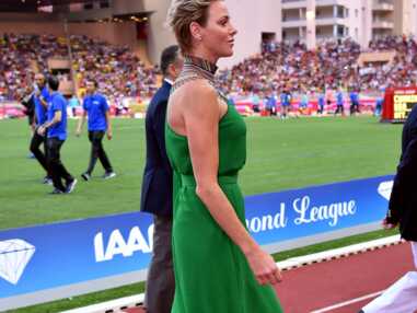 Charlene de Monaco sublime dans une robe verte drapée pour le dernier meeting d'Usain Bolt
