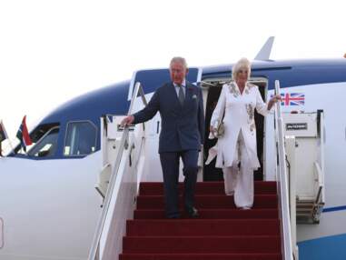 Camilla : d'une rare élégance pour le début de son périple africain avec le prince Charles