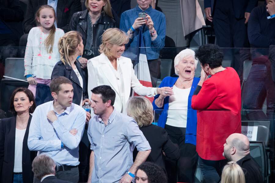 Laurence L Autre Fille De Brigitte Macron Au Meeting D Emmanuel Macron A Bercy Gala