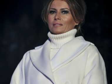 PHOTOS - Melania Trump très classe avec son long manteau blanc ceinturé