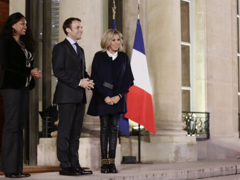 Brigitte Macron ultra rock en slim en cuir et bottines à doubles boucles dorées