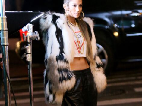 Jennifer Lopez cheveux ultra longs et look r&b dans son nouveau clip