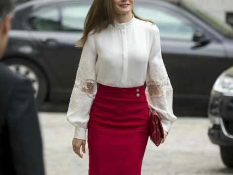 Look -  Letizia d'Espagne, ultra-glamour en jupe crayon rouge et esparpins assortis