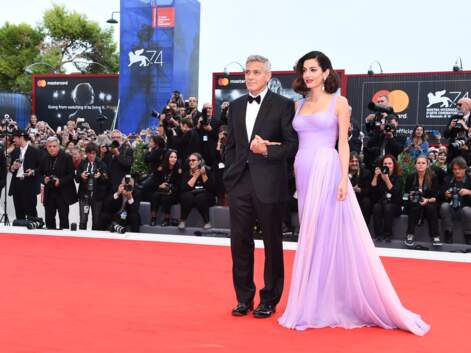 George et Amal Clooney, les jeunes parents souriants et élégant à la Mostra de Venise
