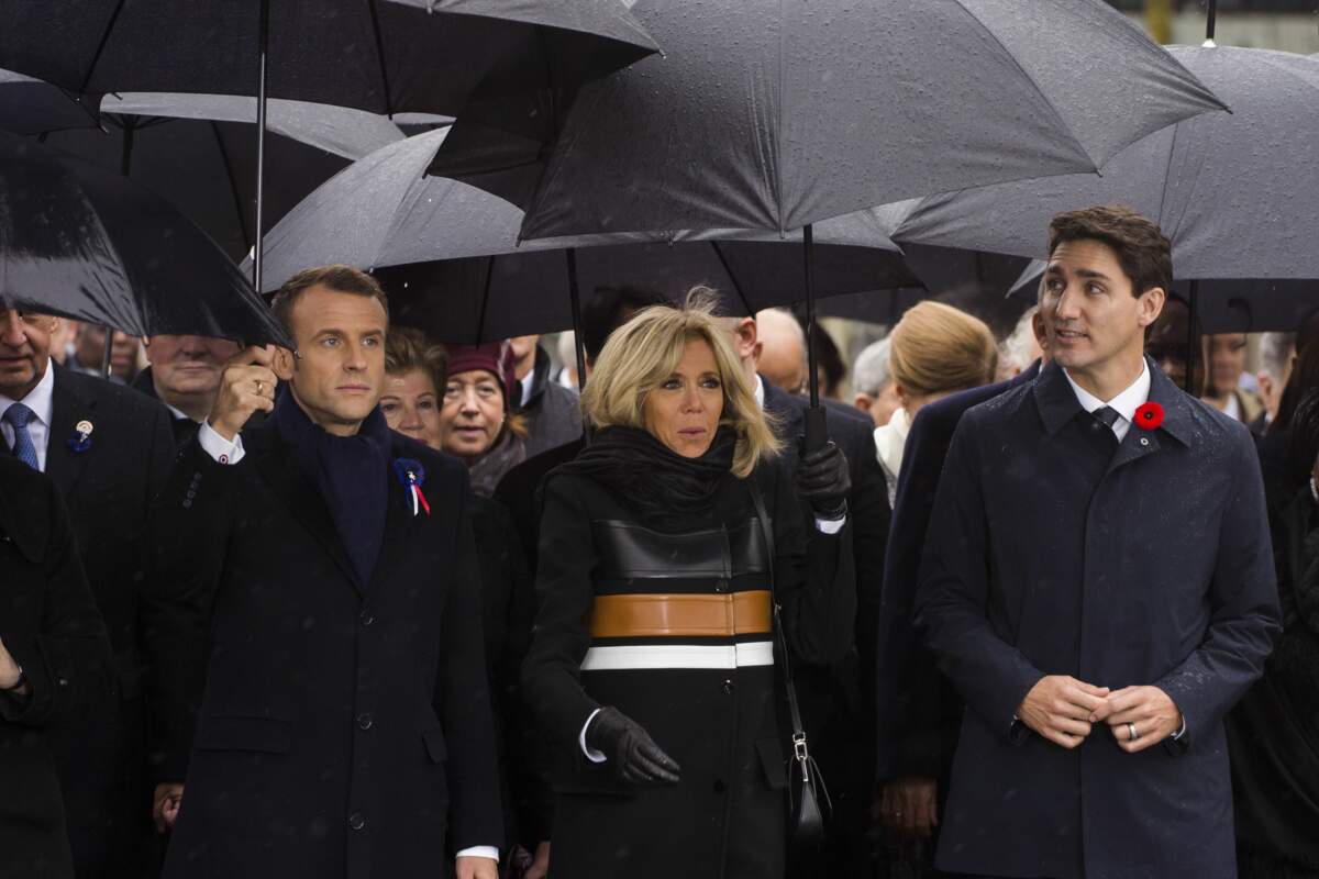 PHOTOS. Quand Brigitte Macron recycle son manteau Louis Vuitton