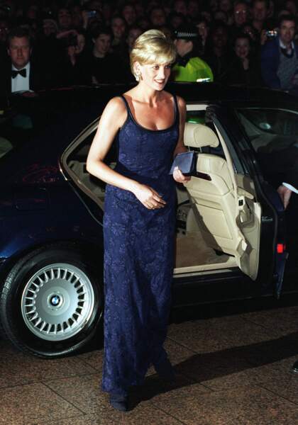 25 looks iconiques de la princesse Diana - Gala