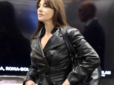 Monica Bellucci, ultra-glamour dans un trench cintré en cuir