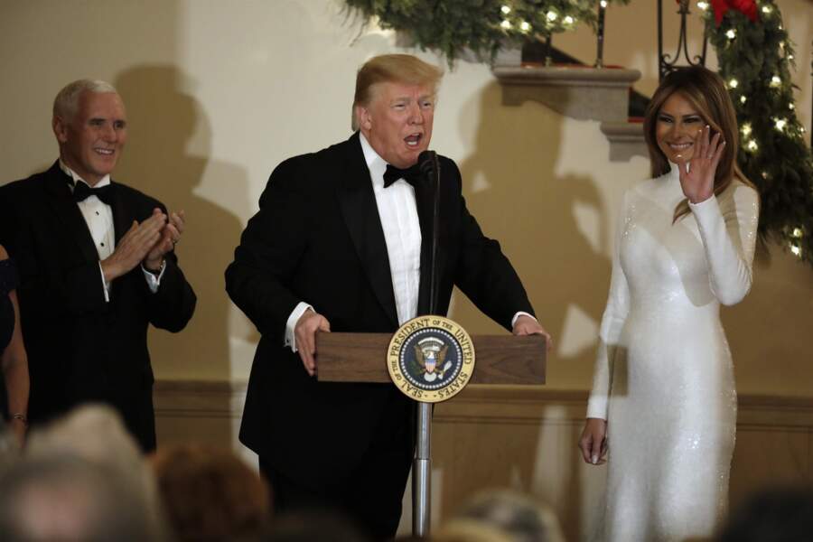 PHOTOS Melania Trump sublime en robe blanche scintillante au bal du