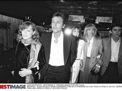 PHOTOS – Mireille Darc et Alain Delon : retour en 35 images sur leur histoire d'amour mythique