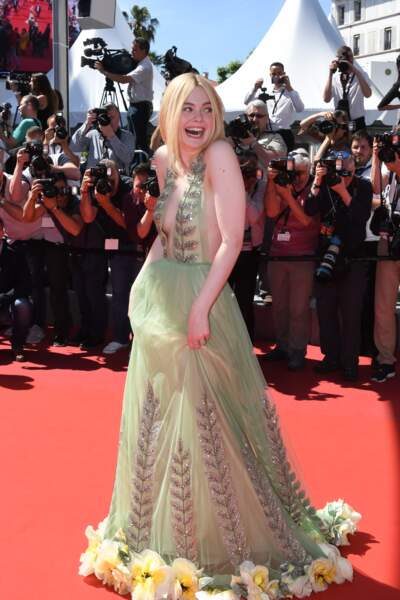 Elle Fanning Son Sideboob Sur Le Tapis Rouge à Cannes Gala