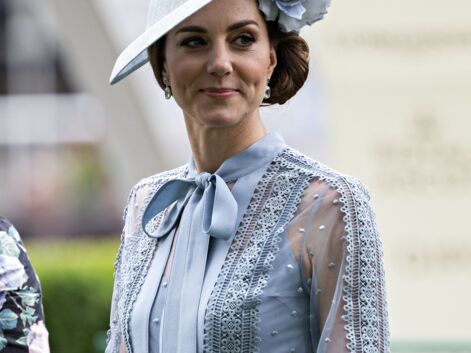 PHOTOS - Kate Middleton et son chignon de côté torsadé