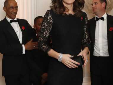 Kate Middleton affiche son baby-bump dans une robe de cocktail Diane von Furstenberg