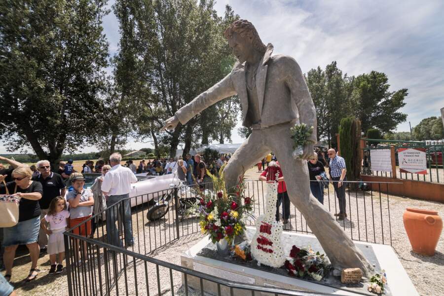 PHOTOS Une statue de Johnny Hallyday haute de 3 mètres inaugurée en