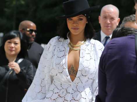 PHOTOS - Rihanna à Paris : plus sexy que jamais avec un décolleté ultra plongeant
