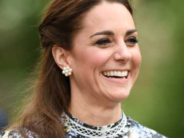 PHOTOS - Kate Middleton en total look bohème avec sa queue de cheval tressée