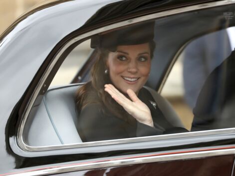 PHOTOS - Kate Middleton, très enceinte, assiste à la messe de Pâques
