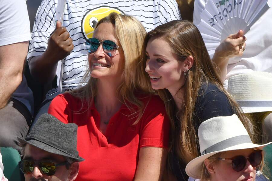 Estelle Lefébure Et Sa Fille Emma Complices à Roland Garros Gala 