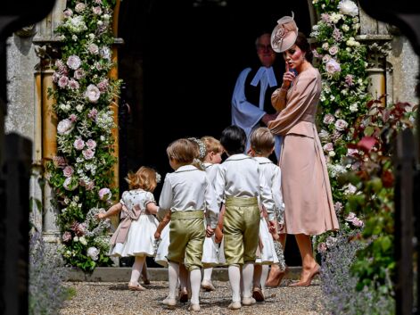 Quand Kate Middleton essaie de calmer les garçons d'honneur chenapans au mariage de sa sœur