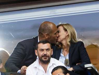 PHOTOS - Valérie Trierweiler et Romain Magellan échangent un baiser fougueux
