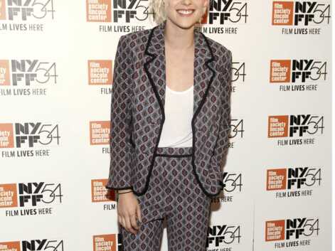 PHOTOS - L'art de porter un blazer à la Kristen Stewart
