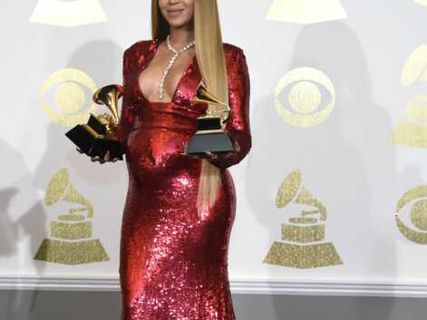 Look - La robe décolletée et à paillettes de Beyoncé aux Grammy Awards