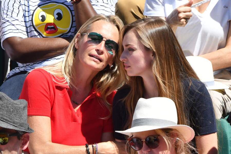 Estelle Lefébure Et Sa Fille Emma Complices à Roland Garros Gala 