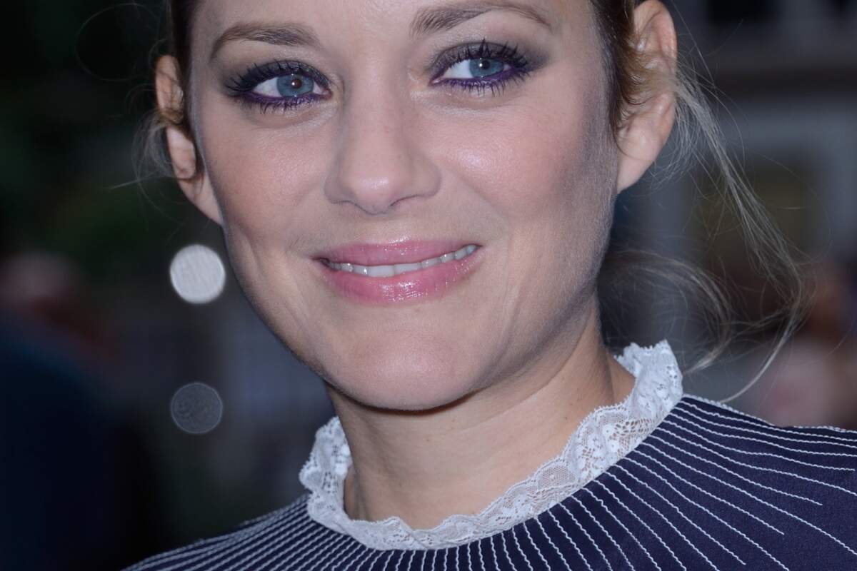 Marion Cotillard Sublime Avec Ses Cheveux Blonds Chez Valentino Gala